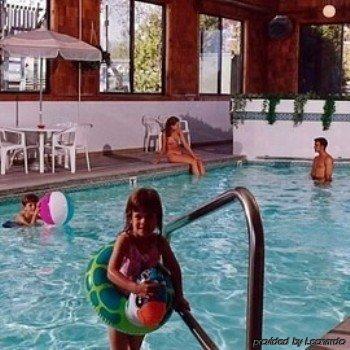 Budget Host Inn & Suites Сент-Ігнас Зручності фото