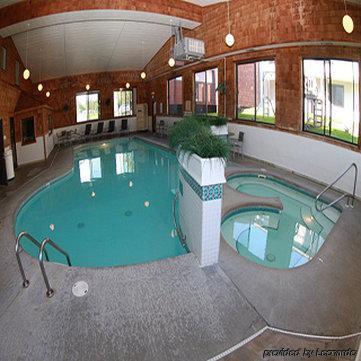 Budget Host Inn & Suites Сент-Ігнас Екстер'єр фото