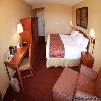 Budget Host Inn & Suites Сент-Ігнас Екстер'єр фото